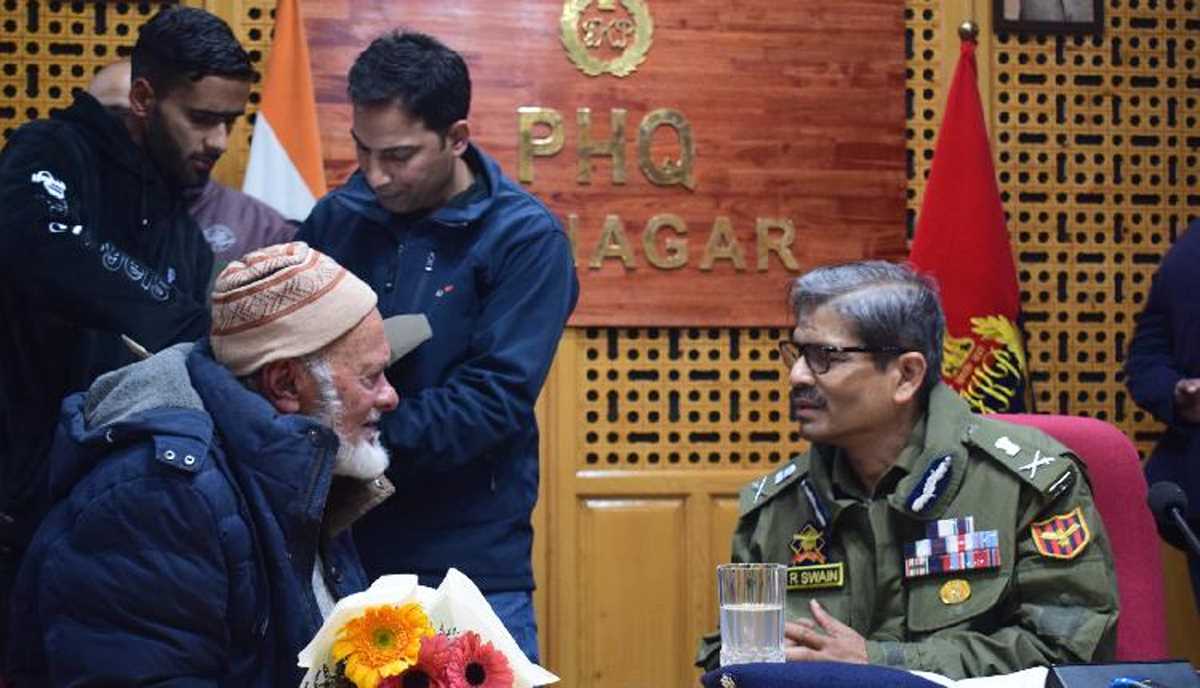 डीजीपी स्वैन ने कड़ी मेहनत से जम्मू-कश्मीर में सम्मान और लोगों का प्यार अर्जित किया